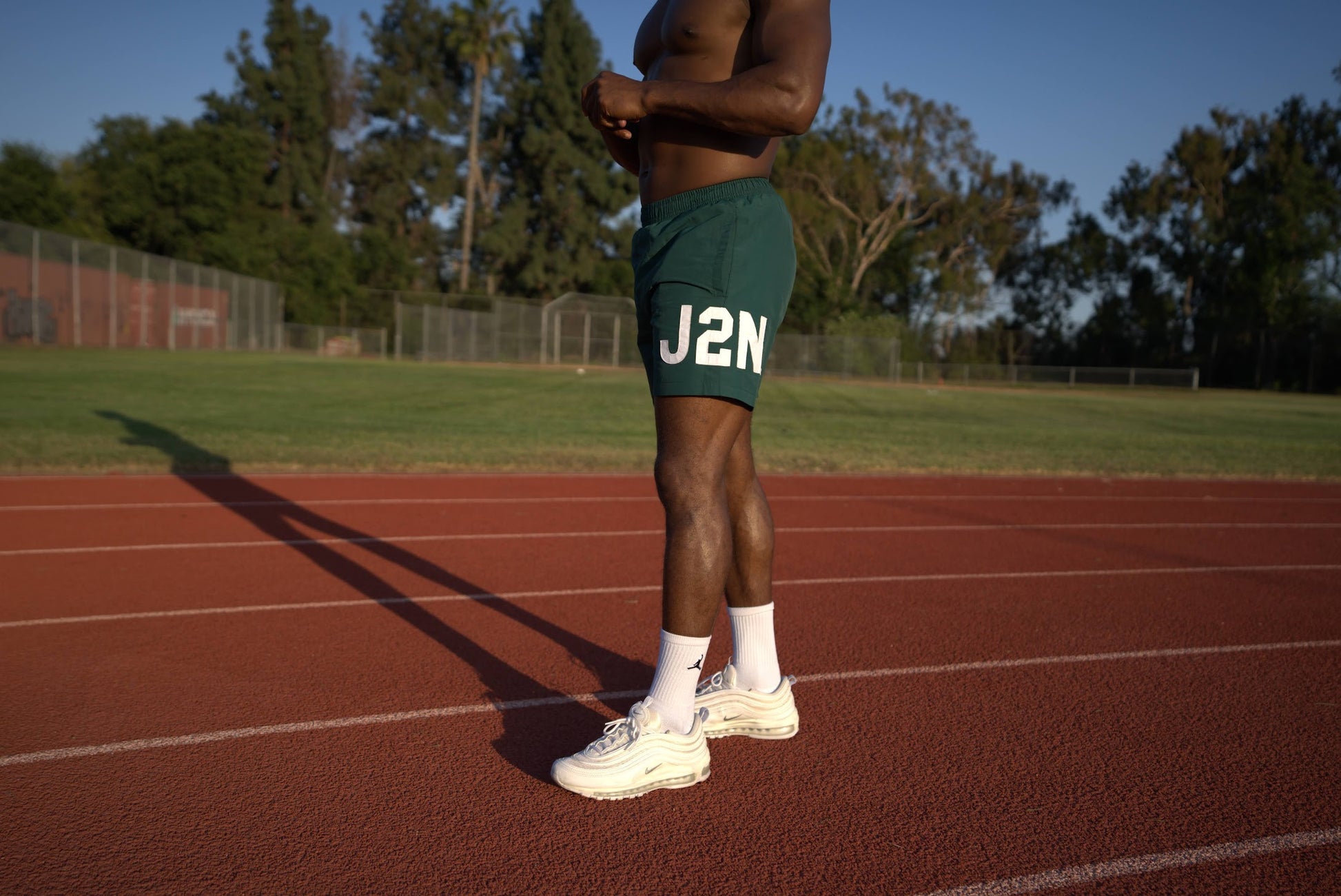 RUN CLUB SHORTS (GREEN) - Just2Nice