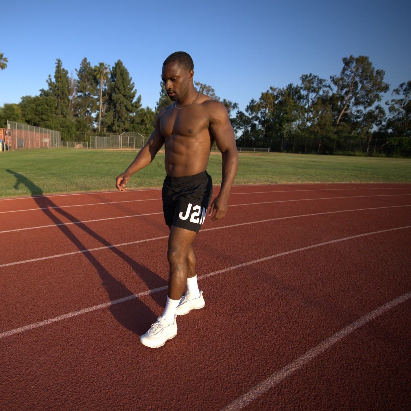 RUN CLUB SHORTS (BLACK) - Just2Nice