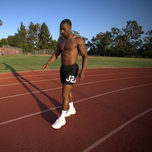 RUN CLUB SHORTS (BLACK) - Just2Nice